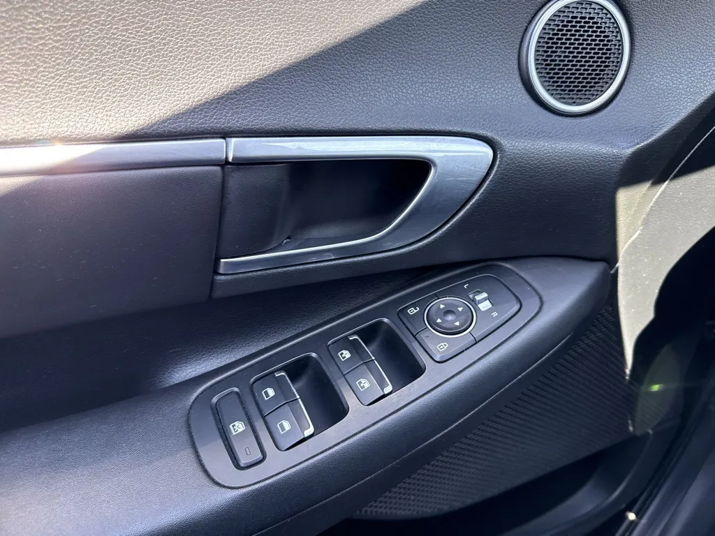 2023 Hyundai Sonata SEL photo 4
