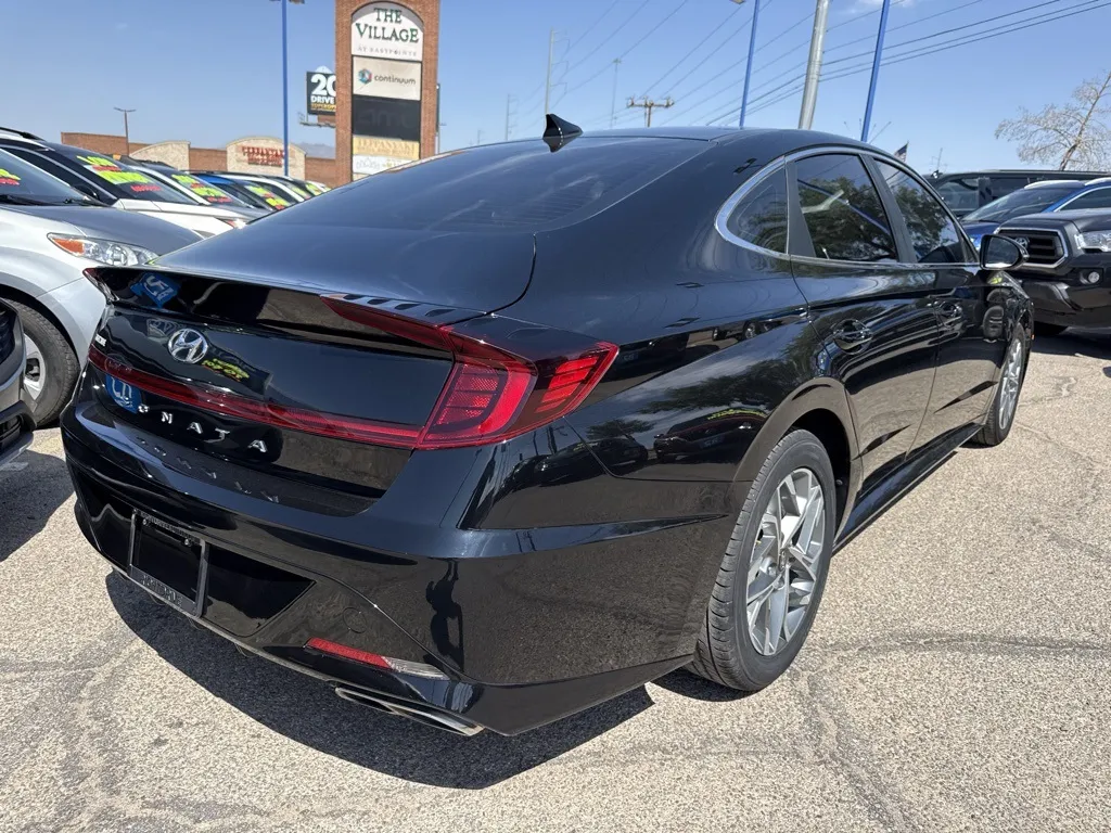 2023 Hyundai Sonata SEL photo 3