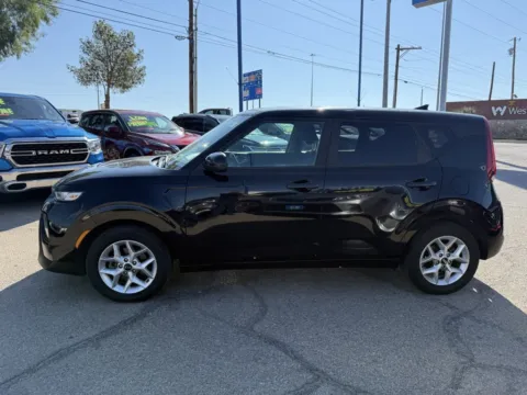More photos of 2021 Kia Soul S at RightDrive - El Paso, TX
