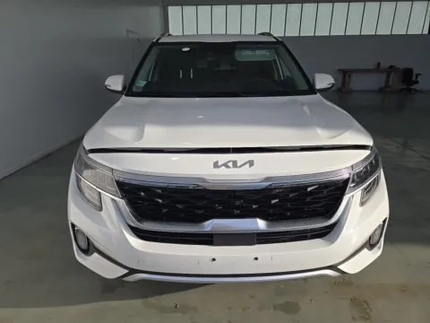 Photos of 2023 Kia Seltos SX for sale in El Paso, TX at RightDrive - El Paso