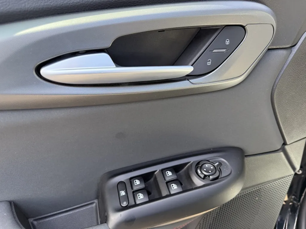 2024 Dodge Hornet GT photo 2