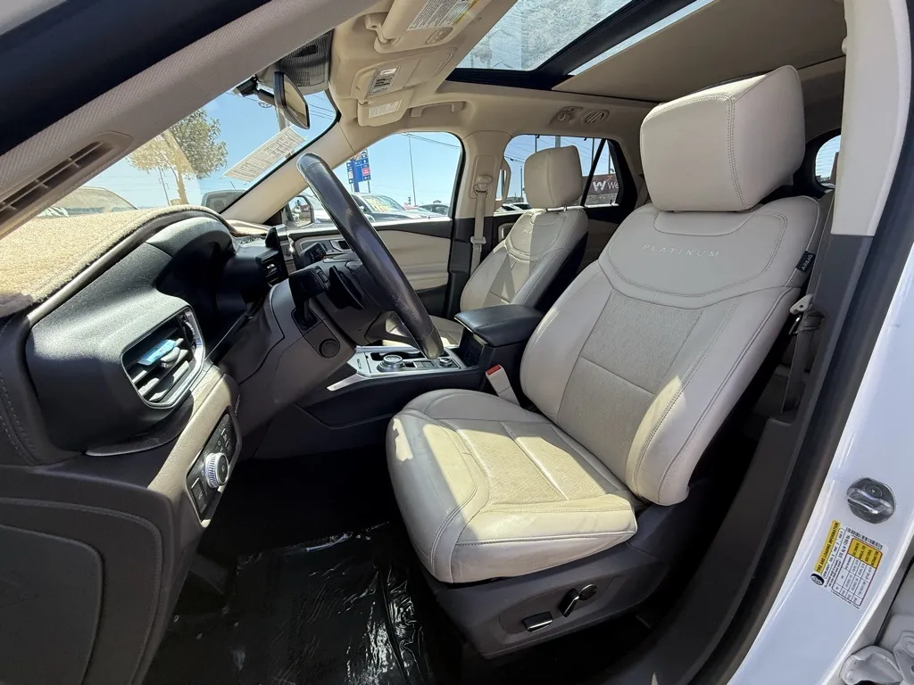 2020 Ford Explorer Platinum photo 13