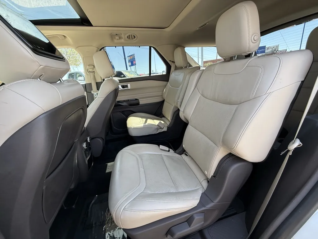 2020 Ford Explorer Platinum photo 26
