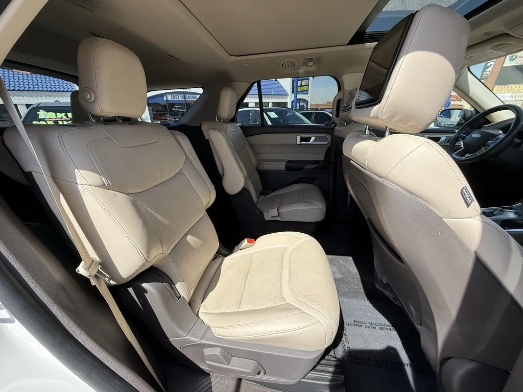 2020 Ford Explorer Platinum photo 7