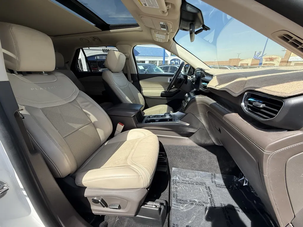 2020 Ford Explorer Platinum photo 8