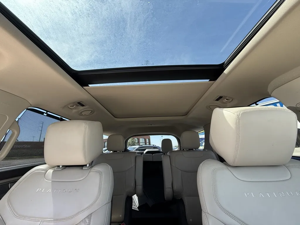 2020 Ford Explorer Platinum photo 28