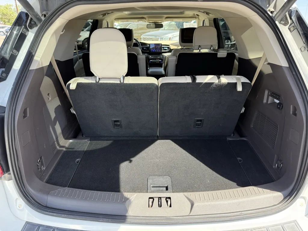 2020 Ford Explorer Platinum photo 19