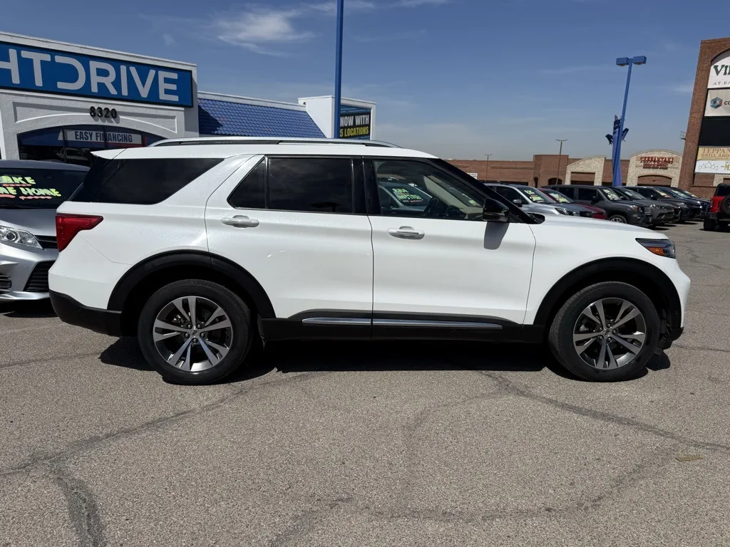 2020 Ford Explorer Platinum photo 12