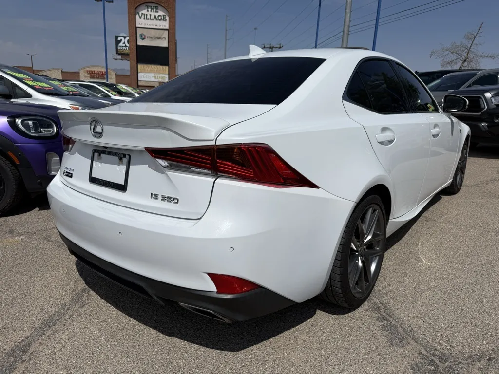 2018 Lexus IS 350 photo 3