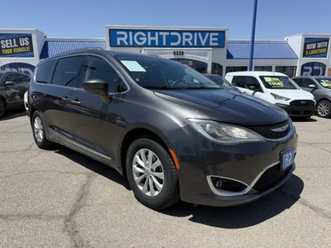 Gray 2019 Chrysler Pacifica Touring L for sale in El Paso, TX