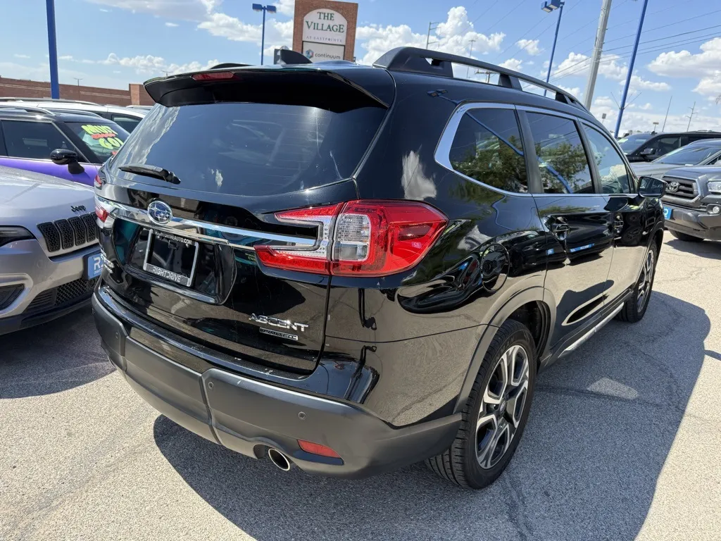 2023 Subaru Ascent Limited photo 3