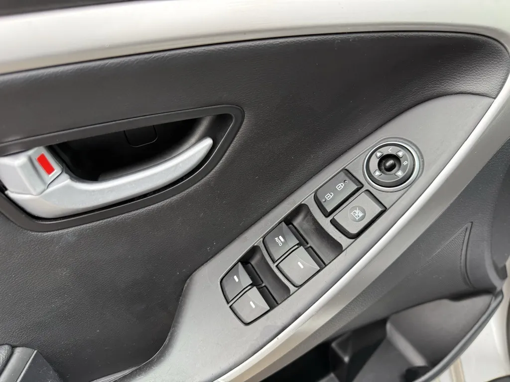 2014 Hyundai Elantra Style Tech photo 4