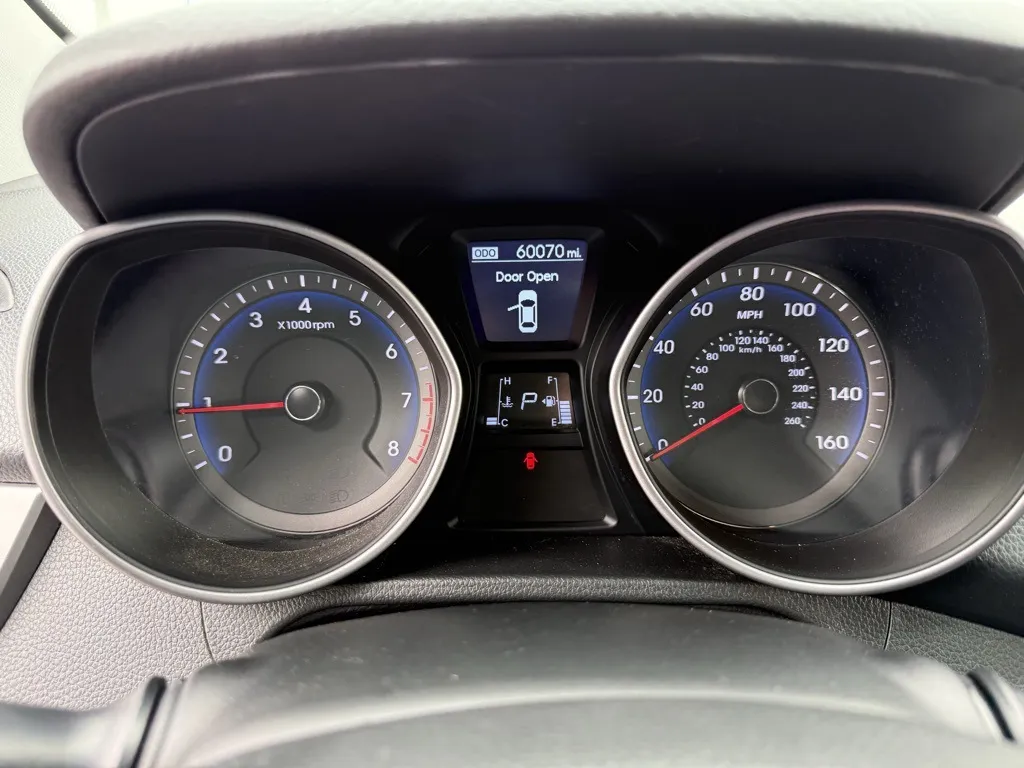 2014 Hyundai Elantra Style Tech photo 6