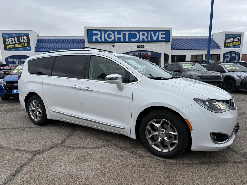 2019 Chrysler Pacifica Limited for sale in El Paso, TX