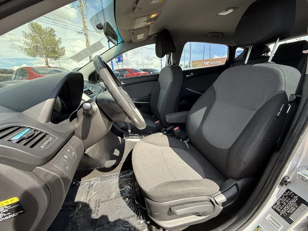 2014 Hyundai Accent GS GLS photo 4
