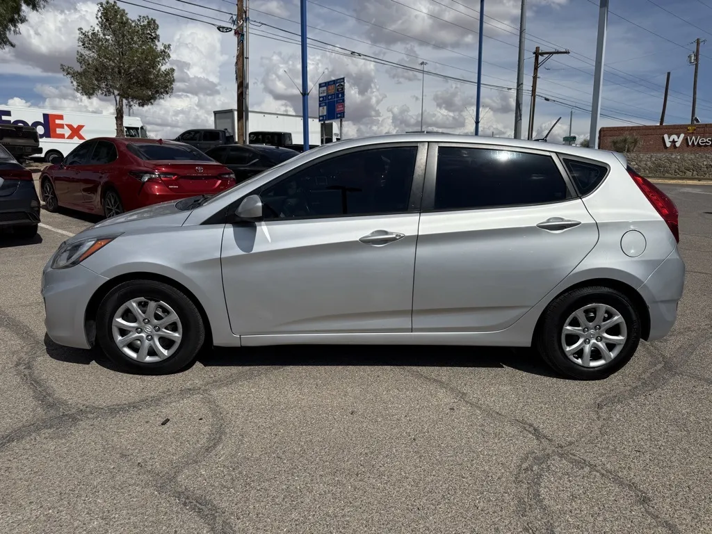 2014 Hyundai Accent GS GLS photo 2