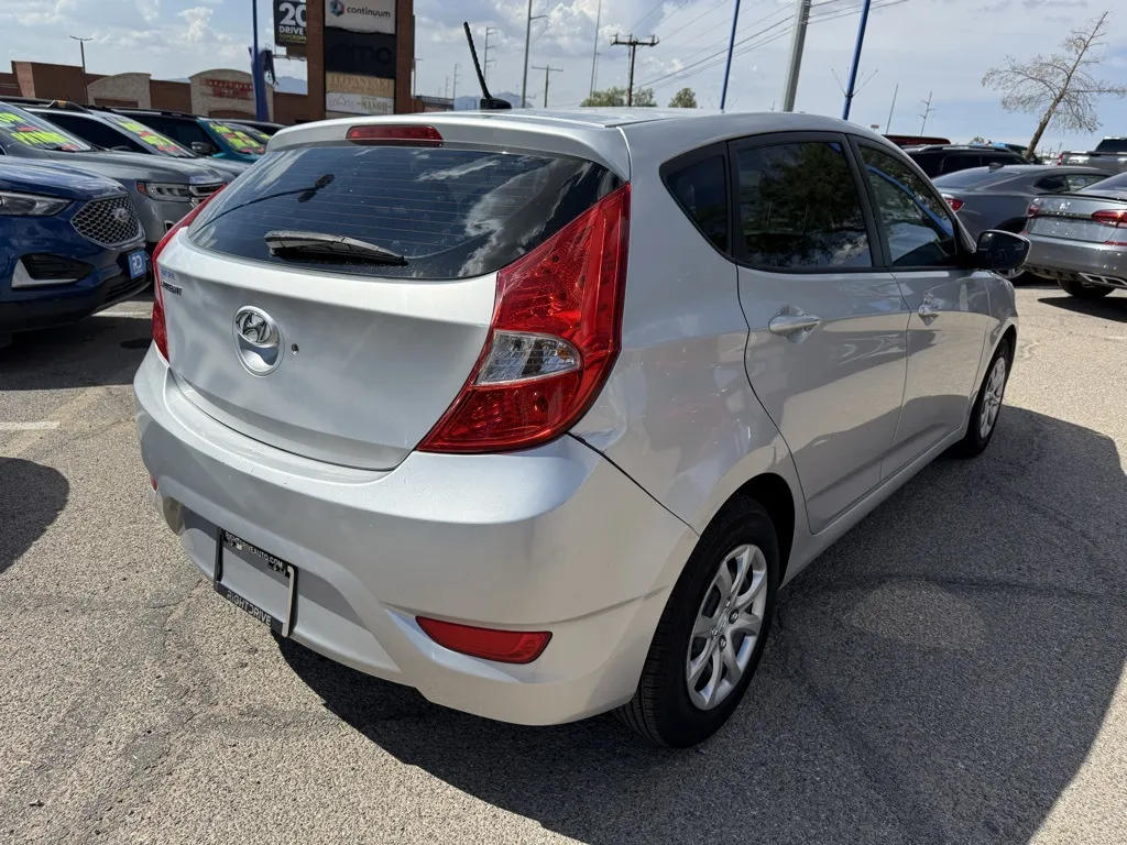 2014 Hyundai Accent GS GLS photo 3