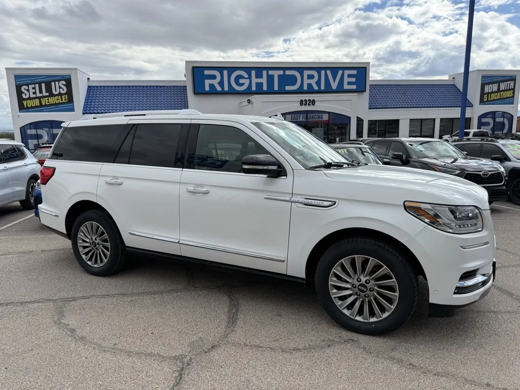 White 2020 Lincoln Navigator Standard for sale in El Paso, TX