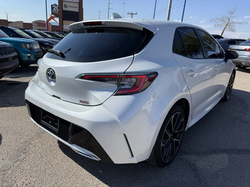 2022 Toyota Corolla XSE photo 3