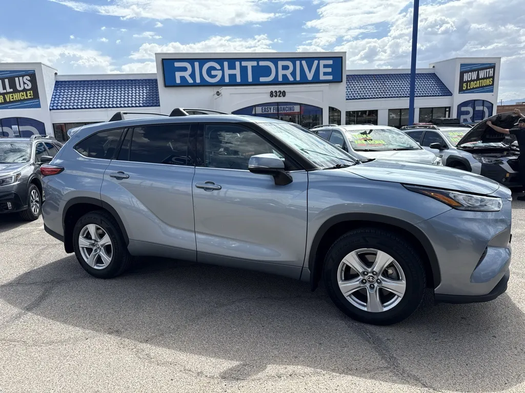 2020 Toyota Highlander LE