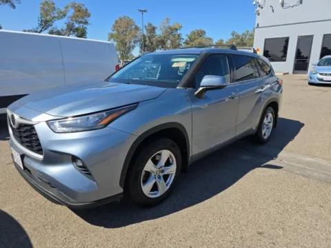 Photos of 2020 Toyota Highlander LE for sale in El Paso, TX at RightDrive - El Paso