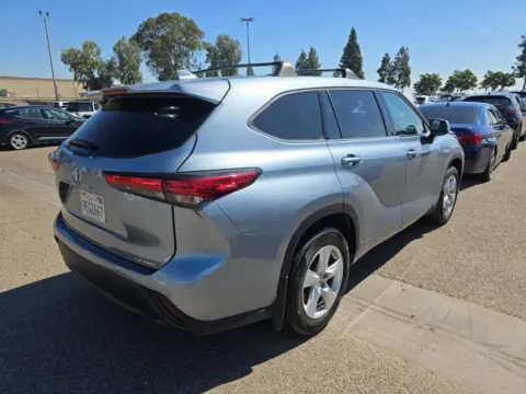 More photos of 2020 Toyota Highlander LE at RightDrive - El Paso, TX