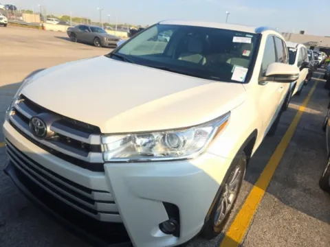 Photos of 2019 Toyota Highlander SE for sale in El Paso, TX at RightDrive - El Paso