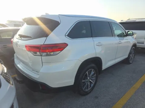 More photos of 2019 Toyota Highlander SE at RightDrive - El Paso, TX