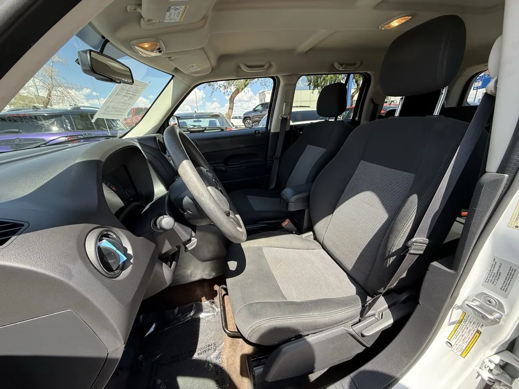 2015 Jeep Patriot Sport photo 4