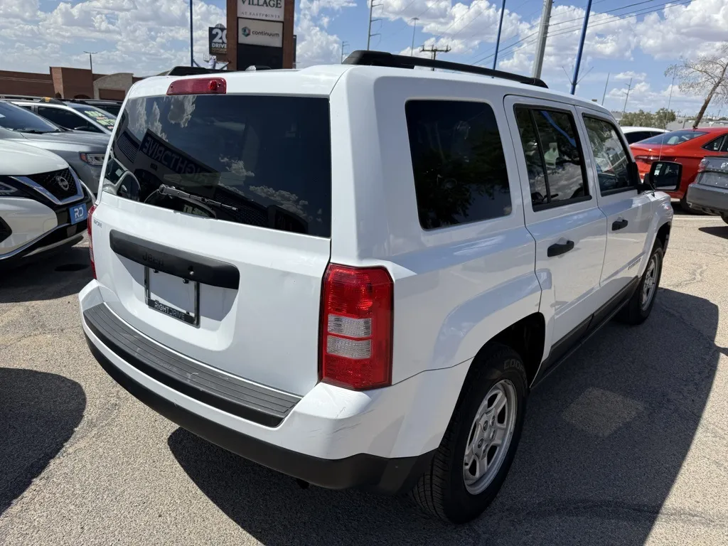 2015 Jeep Patriot Sport photo 3