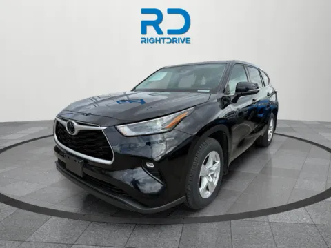 Another view of 2022 Toyota Highlander LE for sale in El Paso, TX at RightDrive - 9315 Montana
