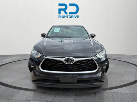 Photos of 2022 Toyota Highlander LE for sale in El Paso, TX at RightDrive - 9315 Montana