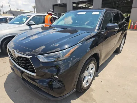 Photos of 2022 Toyota Highlander LE for sale in El Paso, TX at RightDrive - El Paso