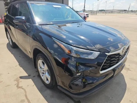Another view of 2022 Toyota Highlander LE for sale in El Paso, TX at RightDrive - El Paso