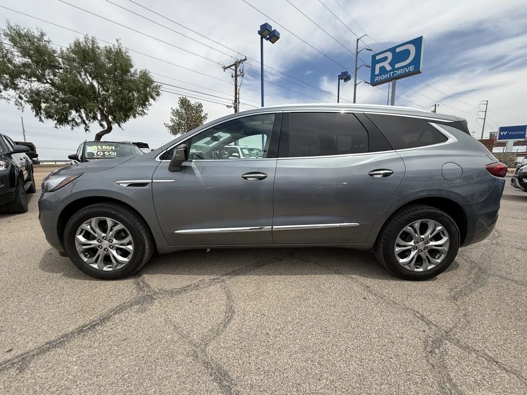 2021 Buick Enclave Avenir photo 2
