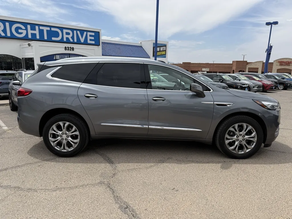 2021 Buick Enclave Avenir photo 12