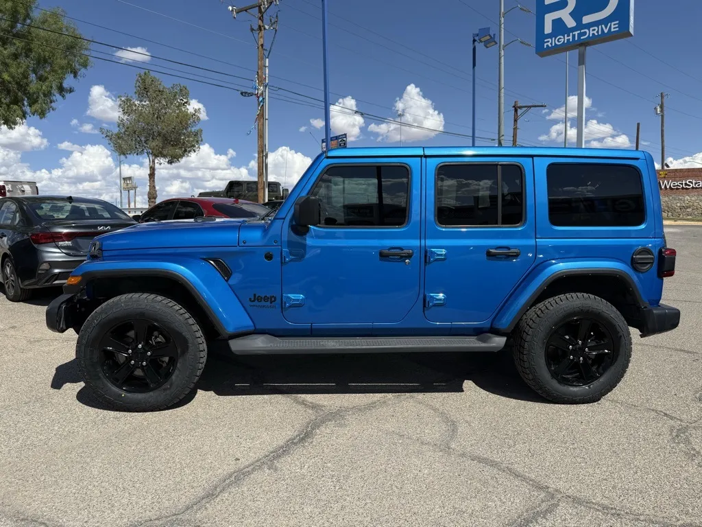 2021 Jeep Wrangler Unlimited Sahara Altitude photo 2