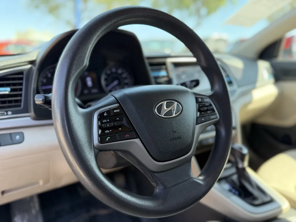 2018 Hyundai Elantra SEL Value Edition Limited photo 4