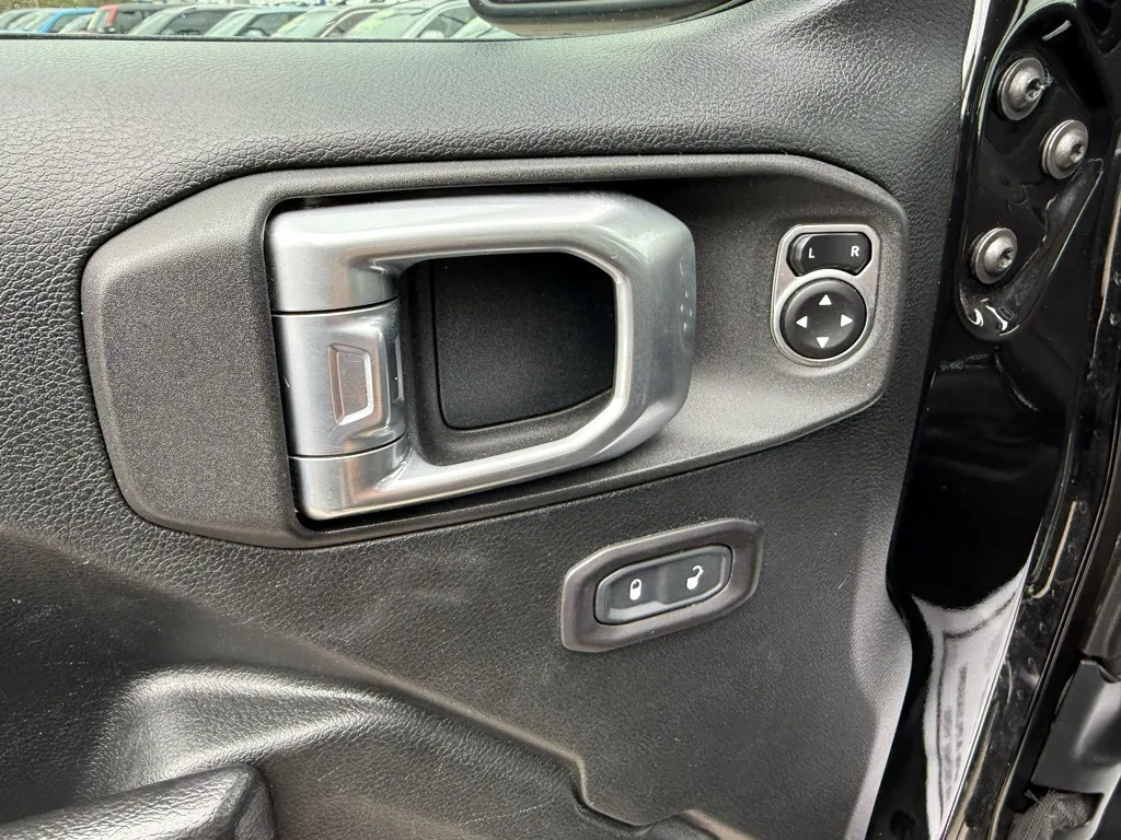 2020 Jeep Gladiator Rubicon photo 4