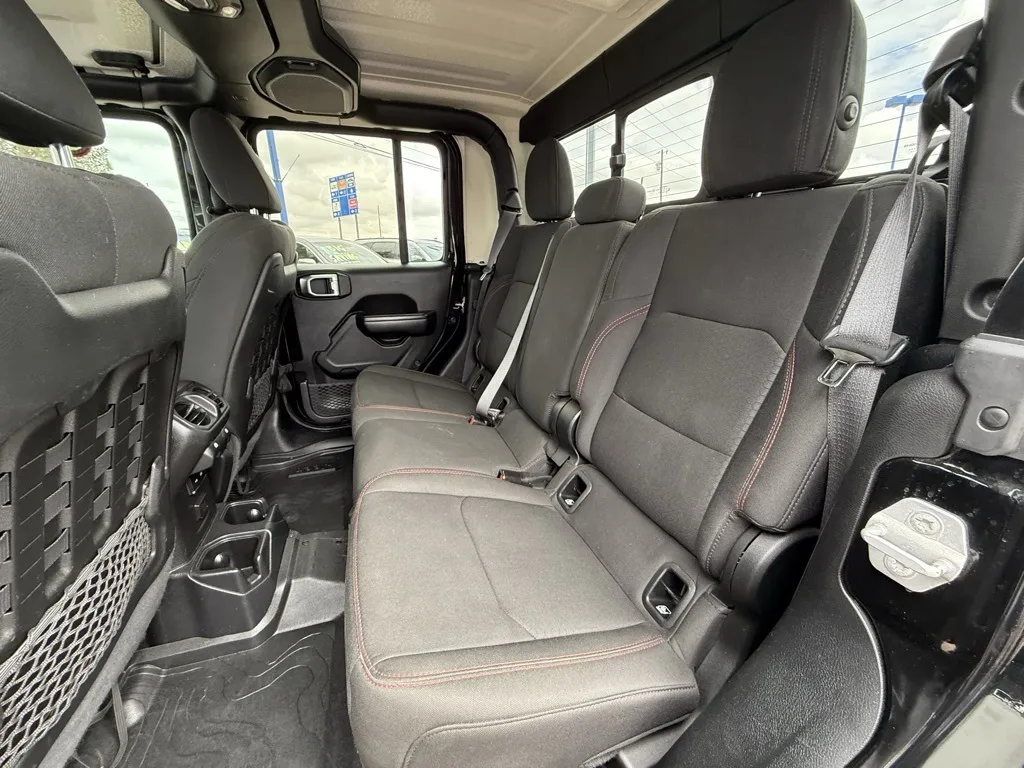 2020 Jeep Gladiator Rubicon photo 16