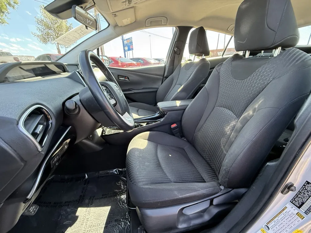 2019 Toyota Prius Prime Plus Premium Advanced photo 13