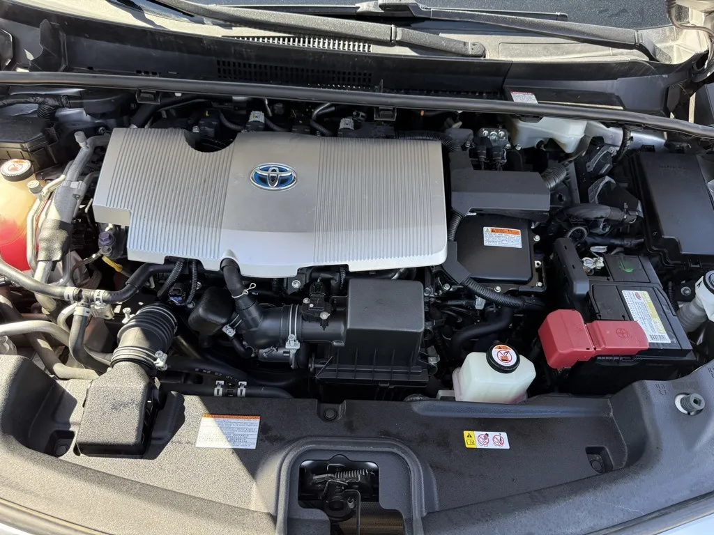 2019 Toyota Prius Prime Plus Premium Advanced photo 9