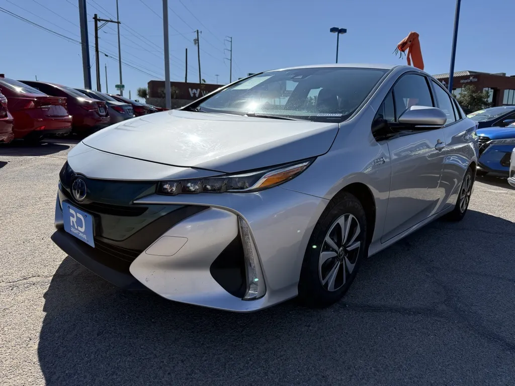 2019 Toyota Prius Prime Plus Premium Advanced photo 18