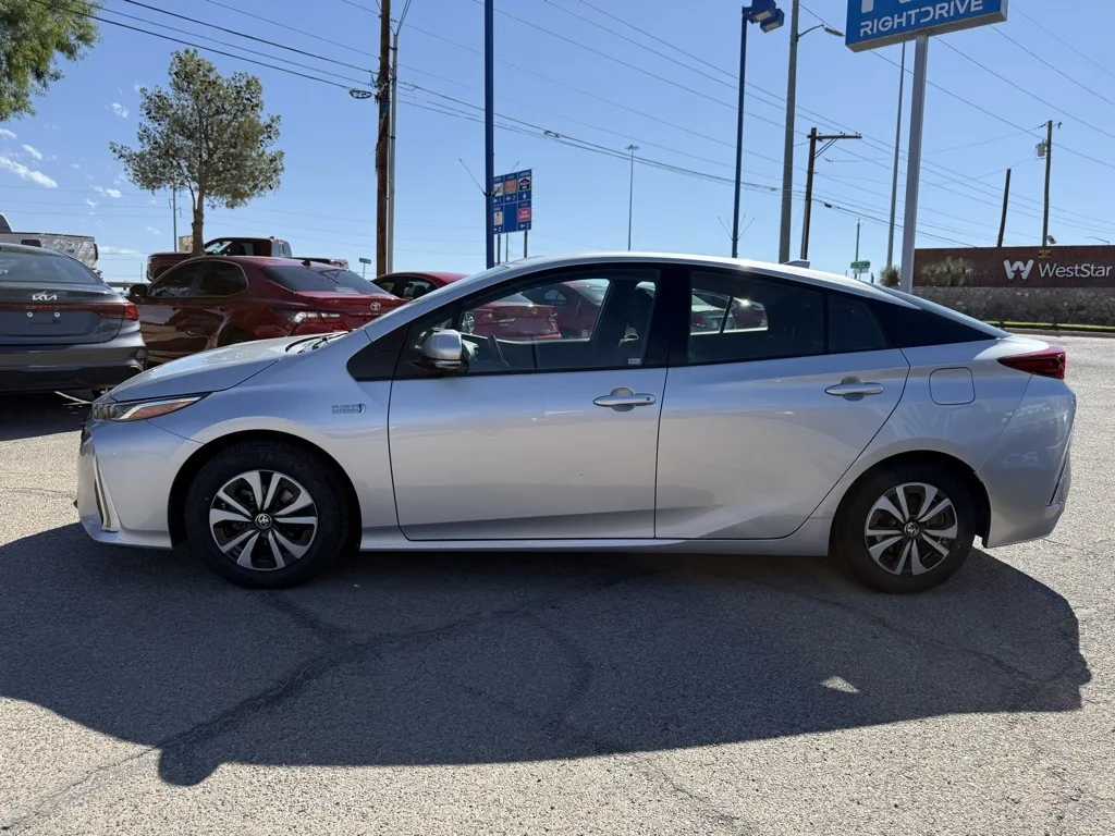 2019 Toyota Prius Prime Plus Premium Advanced photo 2