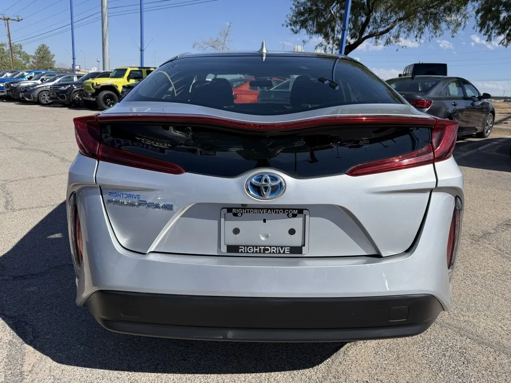 2019 Toyota Prius Prime Plus Premium Advanced photo 19
