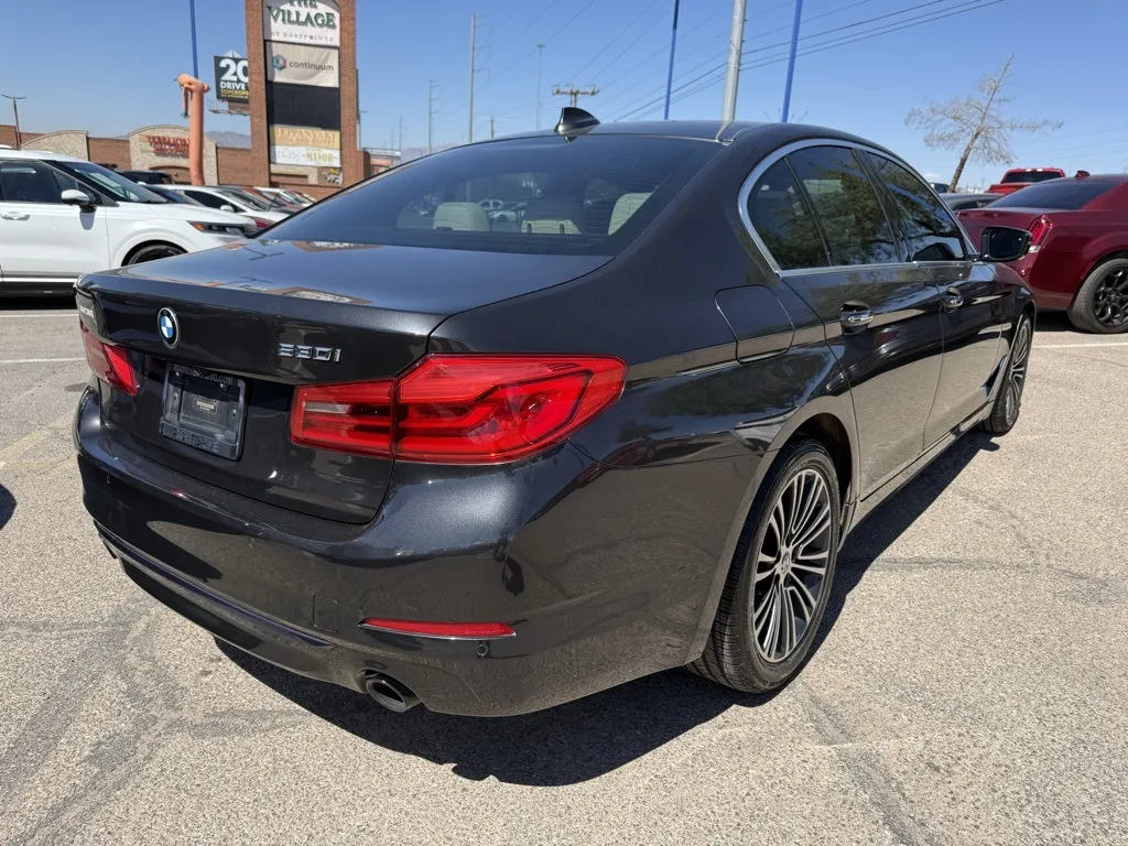 2018 Bmw 530i Sedan photo 3