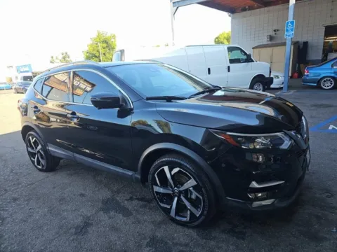 Photos of 2020 Nissan Rogue Sport SL for sale in El Paso, TX at RightDrive - El Paso