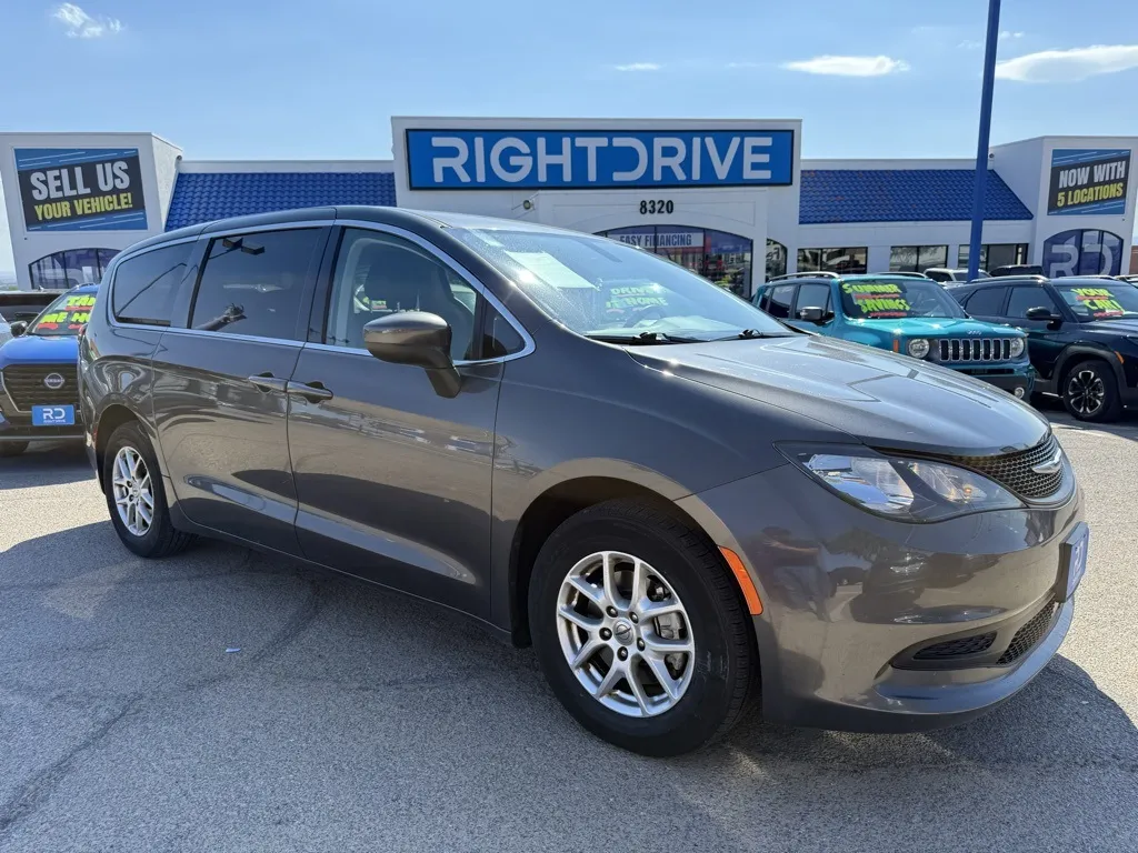 2021 Chrysler Voyager