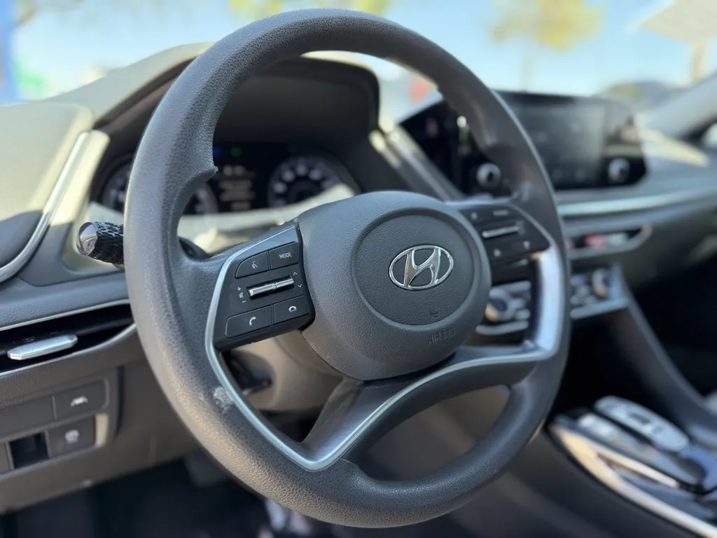 2020 Hyundai Sonata SEL photo 3