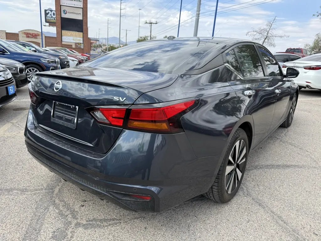 2021 Nissan Altima 2.5 SV photo 3